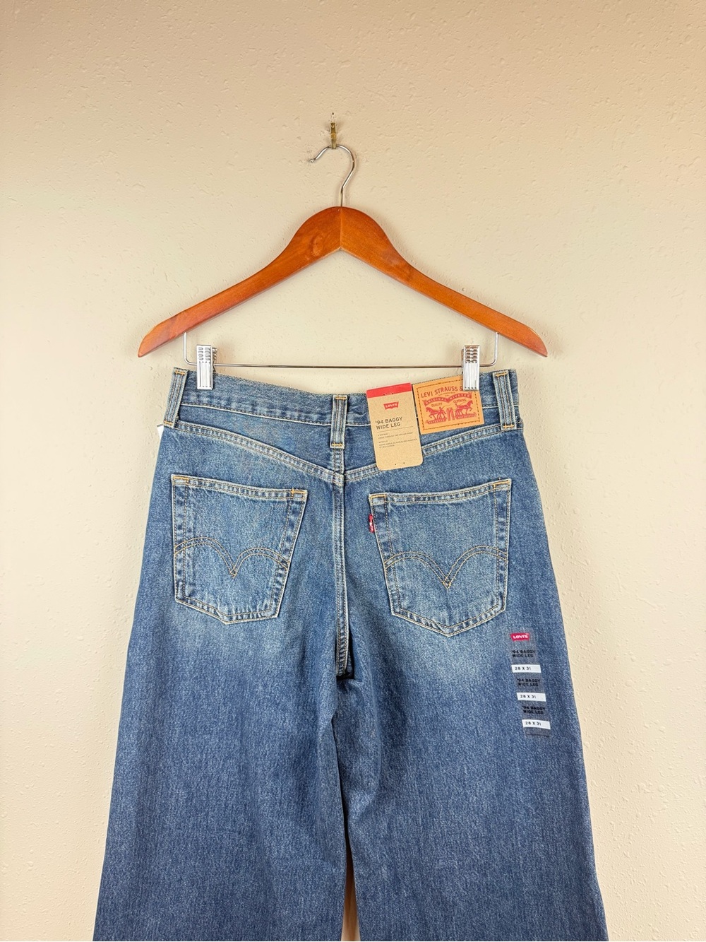Levi’s ‘94 Baggy Wide Leg Women’s Relaxed Fit Blue Jeans Sz 28 NWT - Picture 12 of 14
